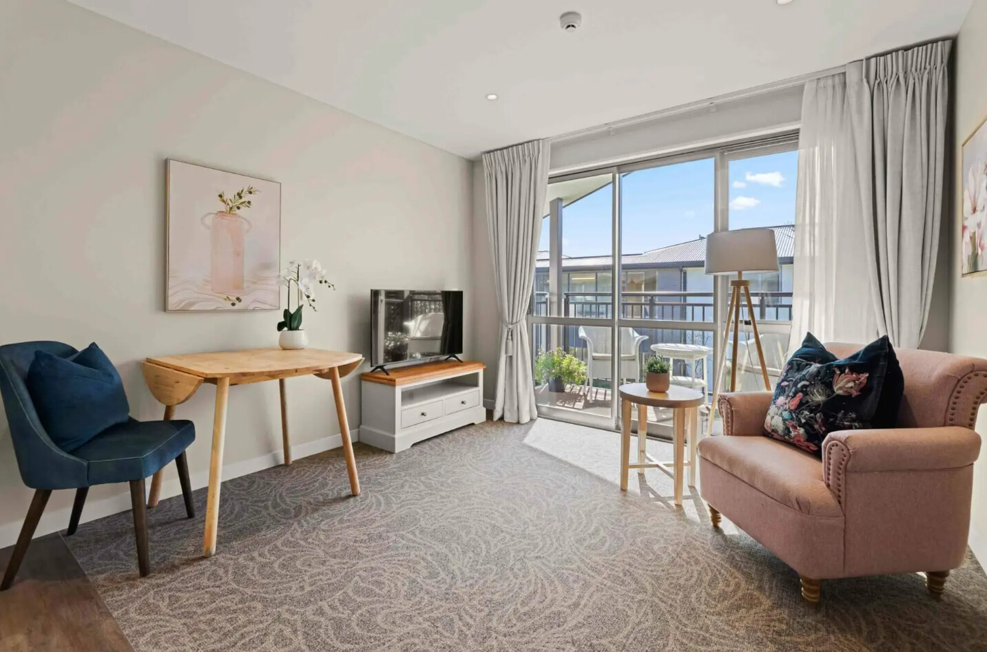 property carousel image 2