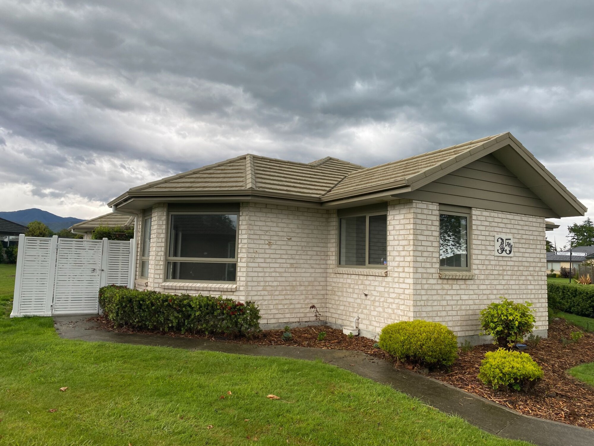 property carousel image 1