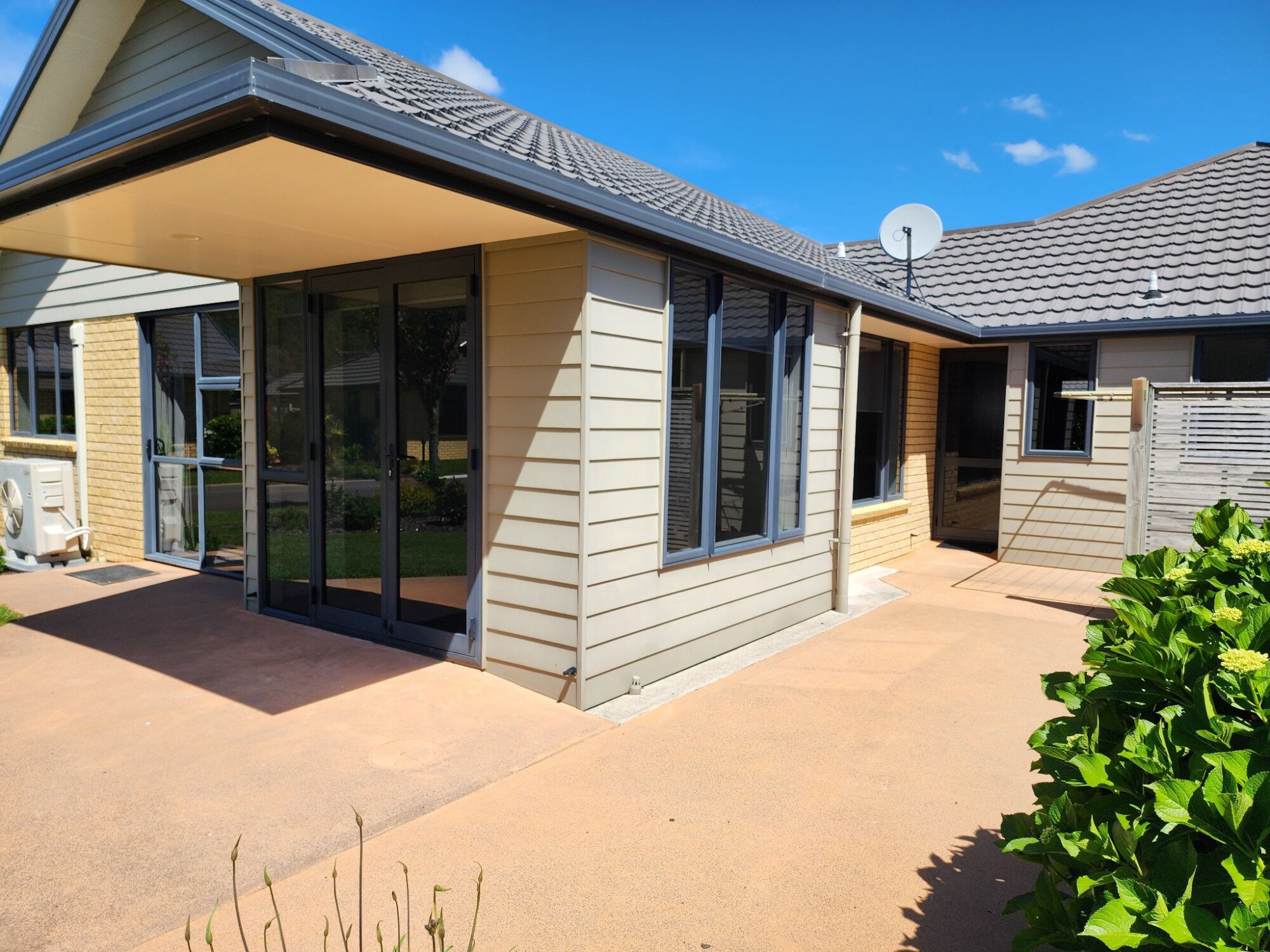 property carousel image 19