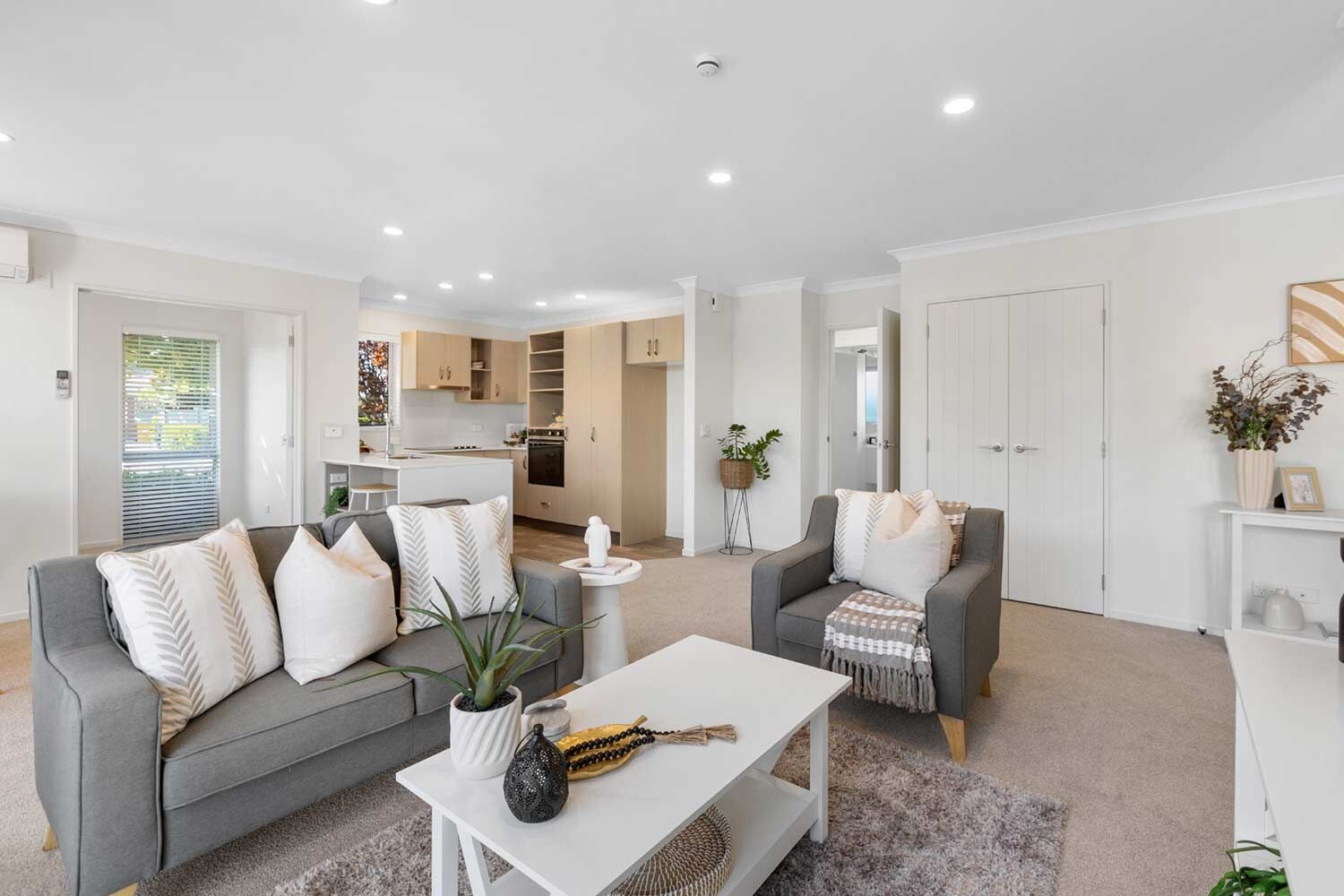 property carousel image 2