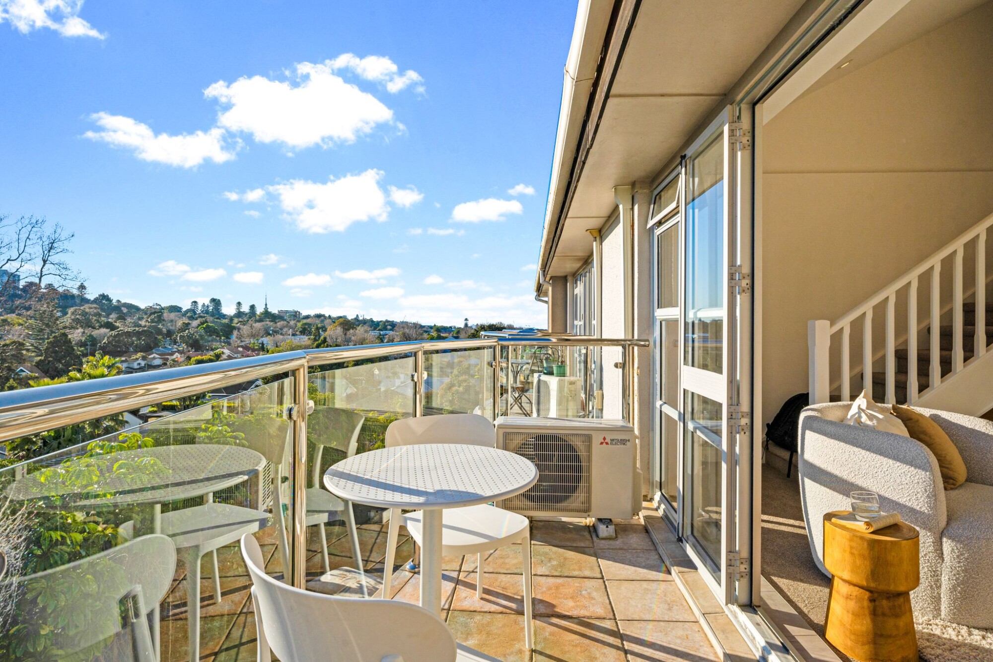 property carousel image 8