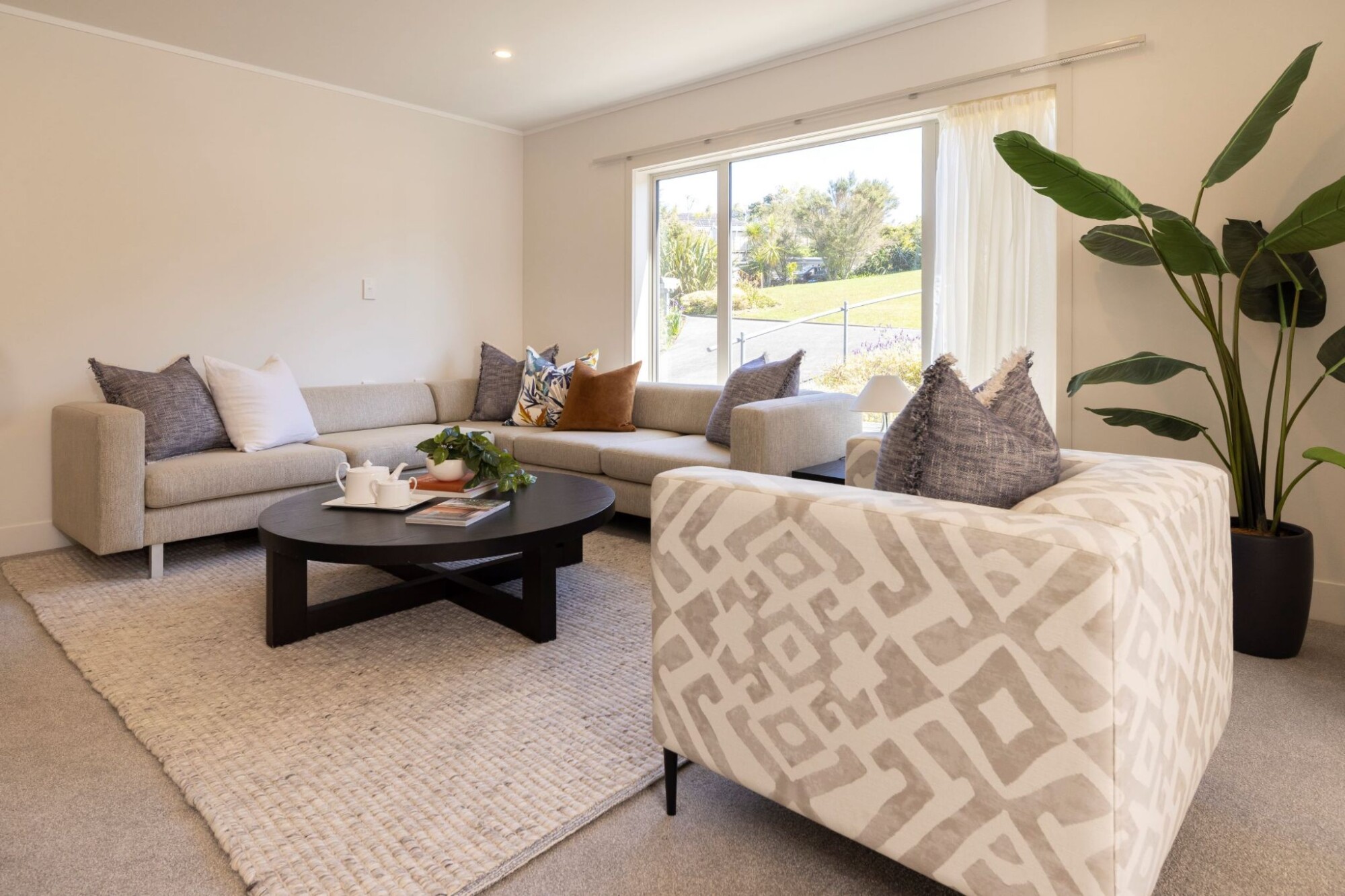 property carousel image 3