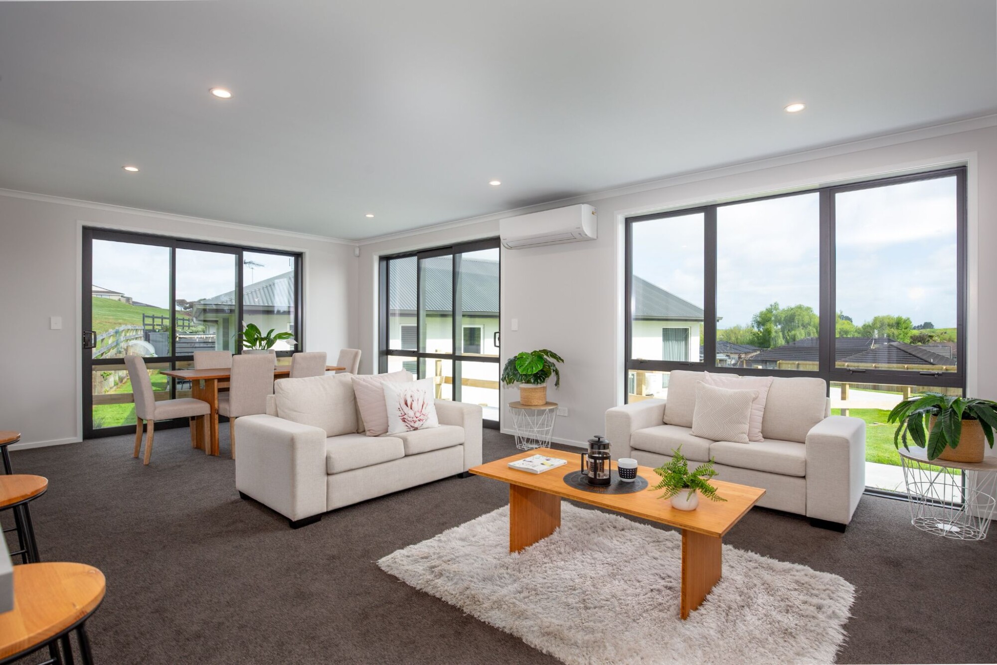 property carousel image 3