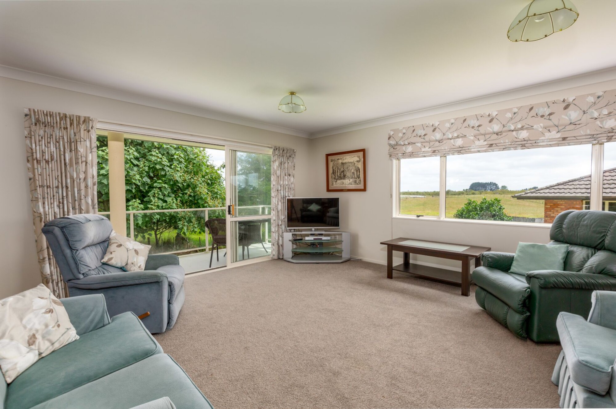 property carousel image 3