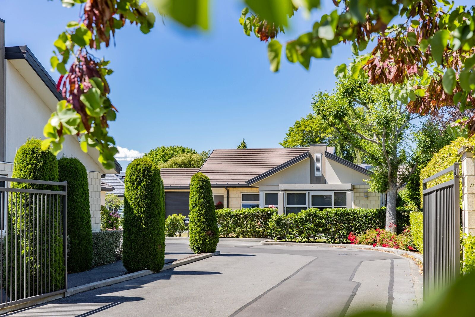 property carousel image 11