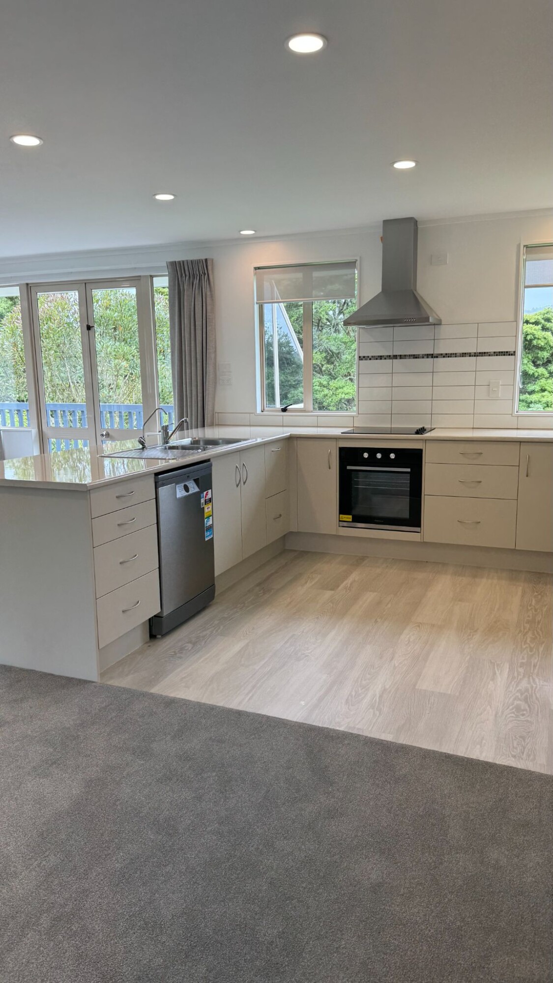 property carousel image 2