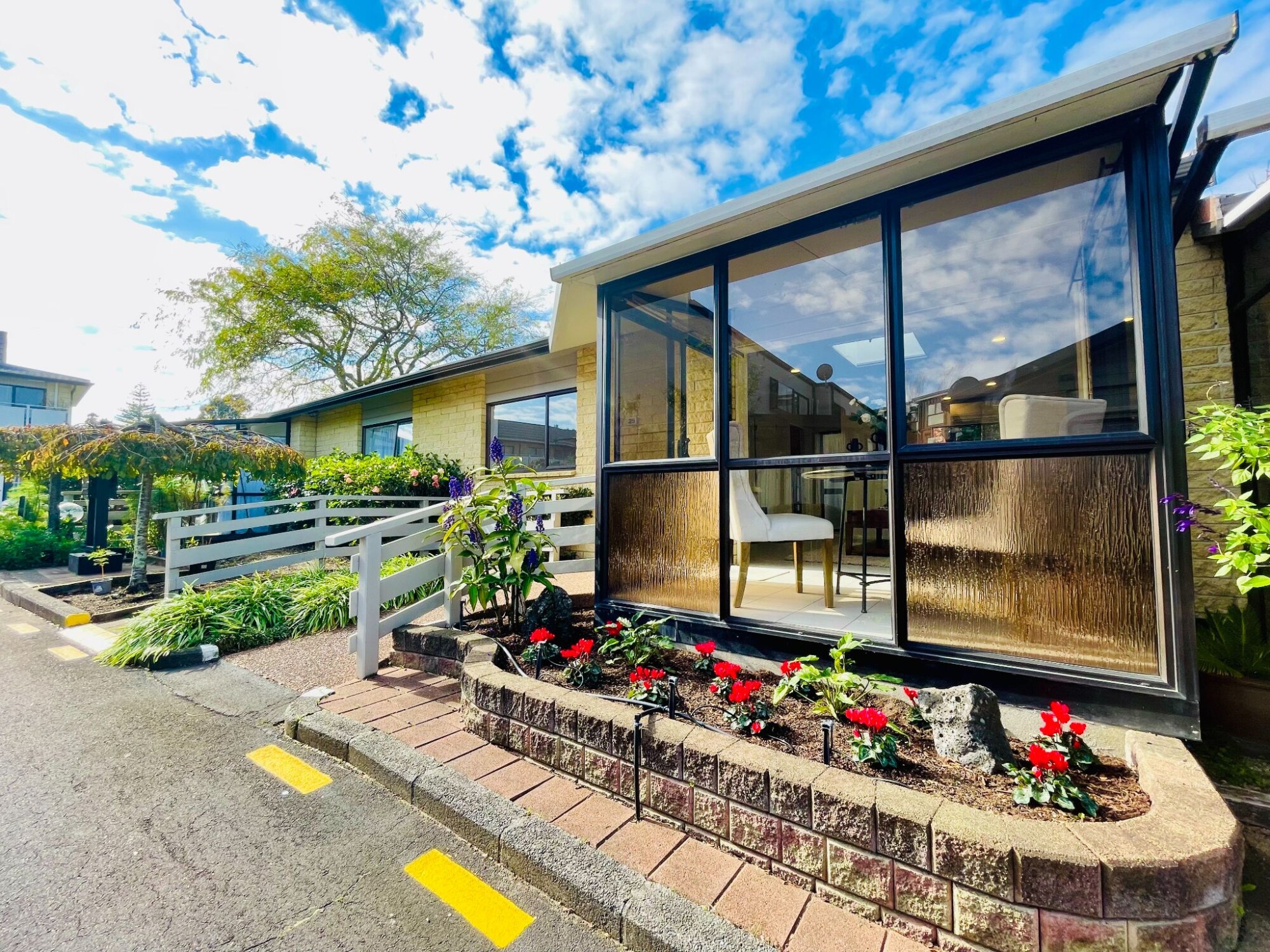 property carousel image 10