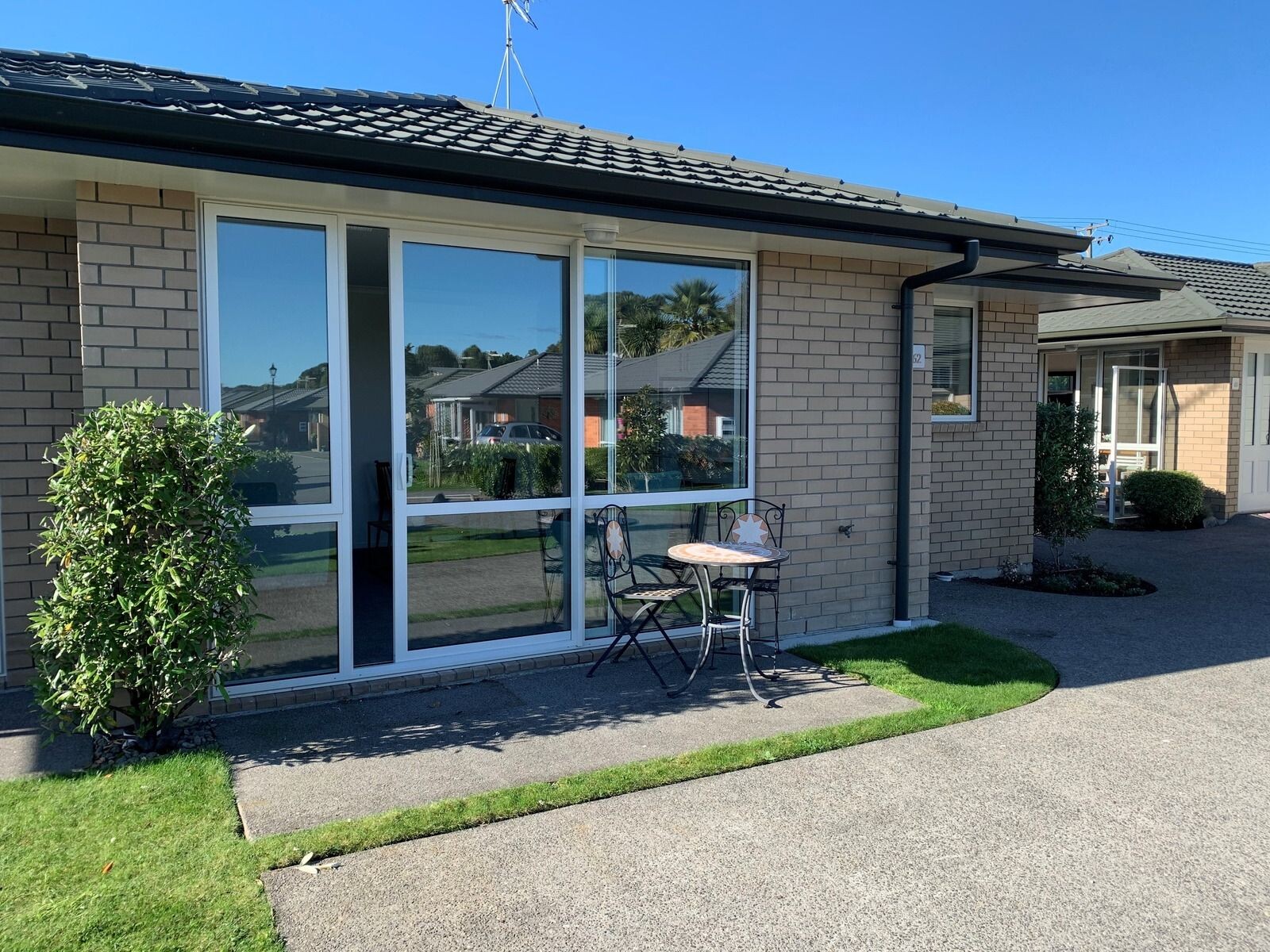 property carousel image 1