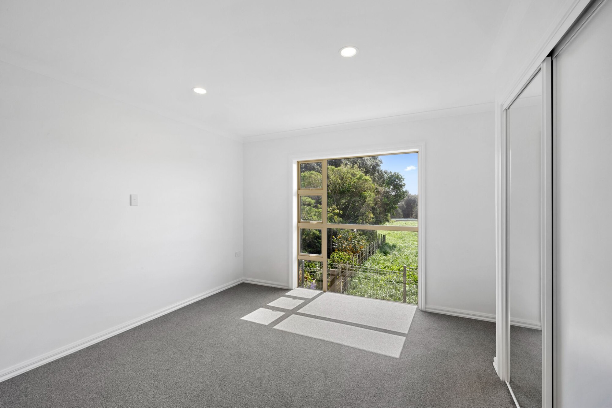 property carousel image 9