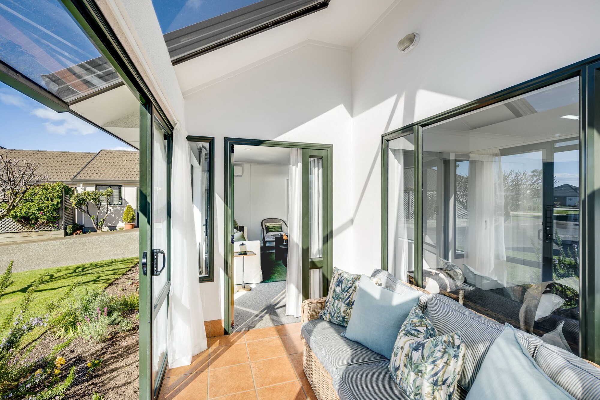 property carousel image 7