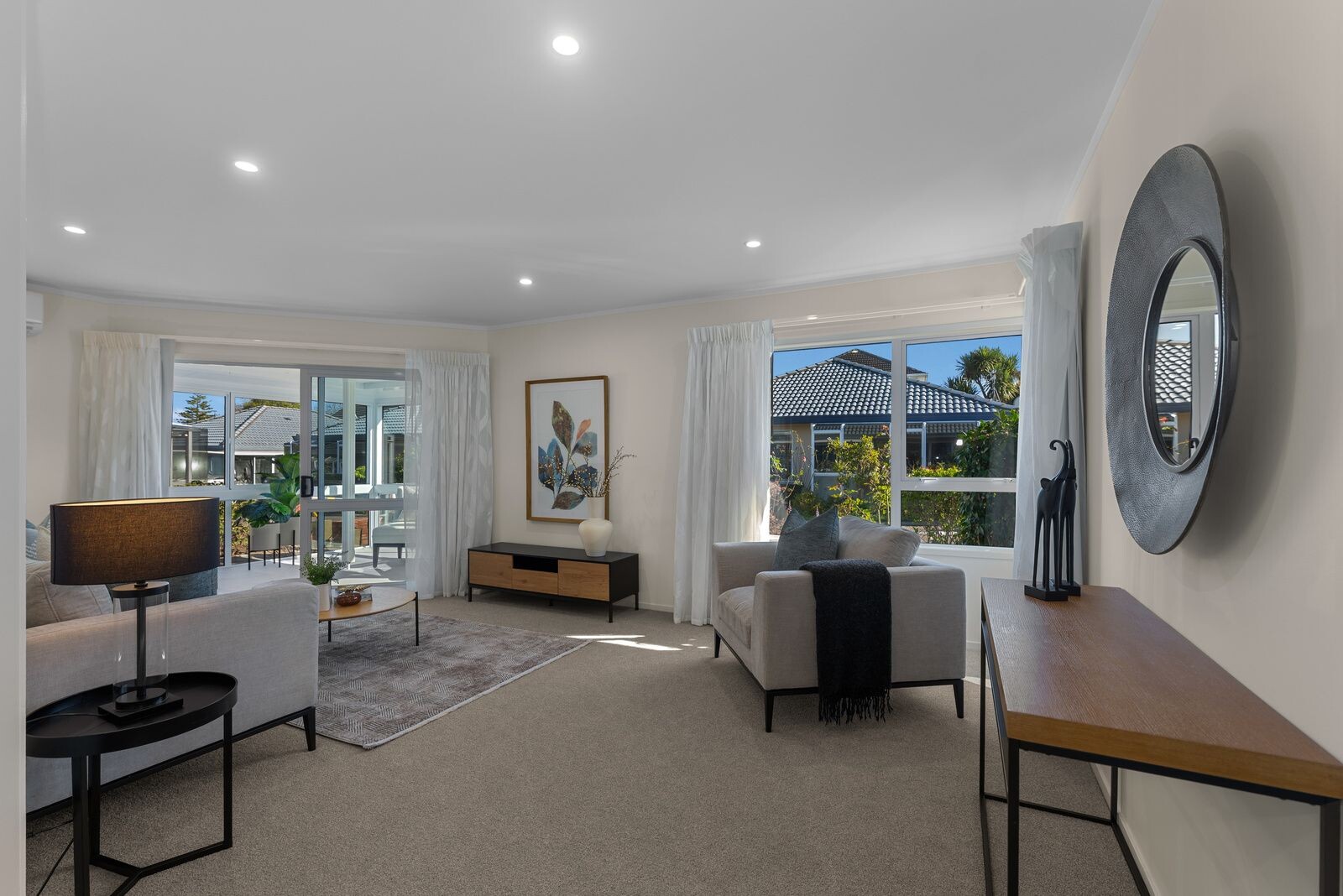 property carousel image 3