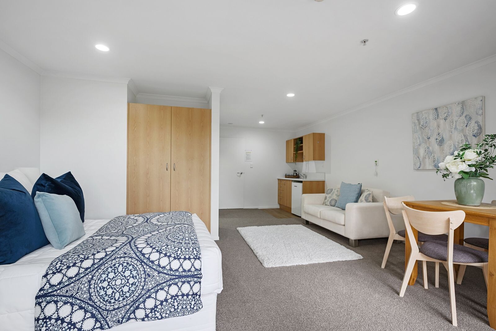 property carousel image 2