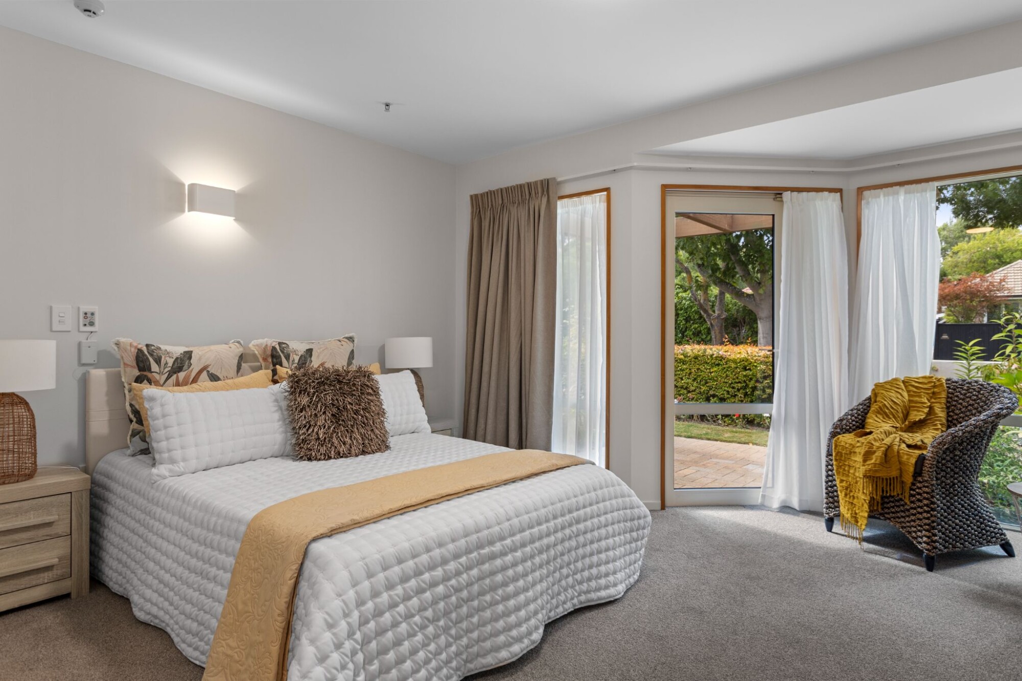 property carousel image 1