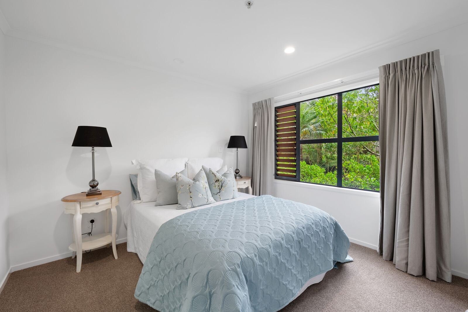 property carousel image 10