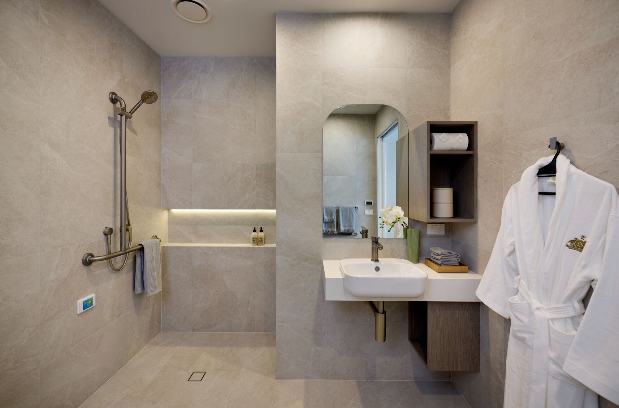 property carousel image 3