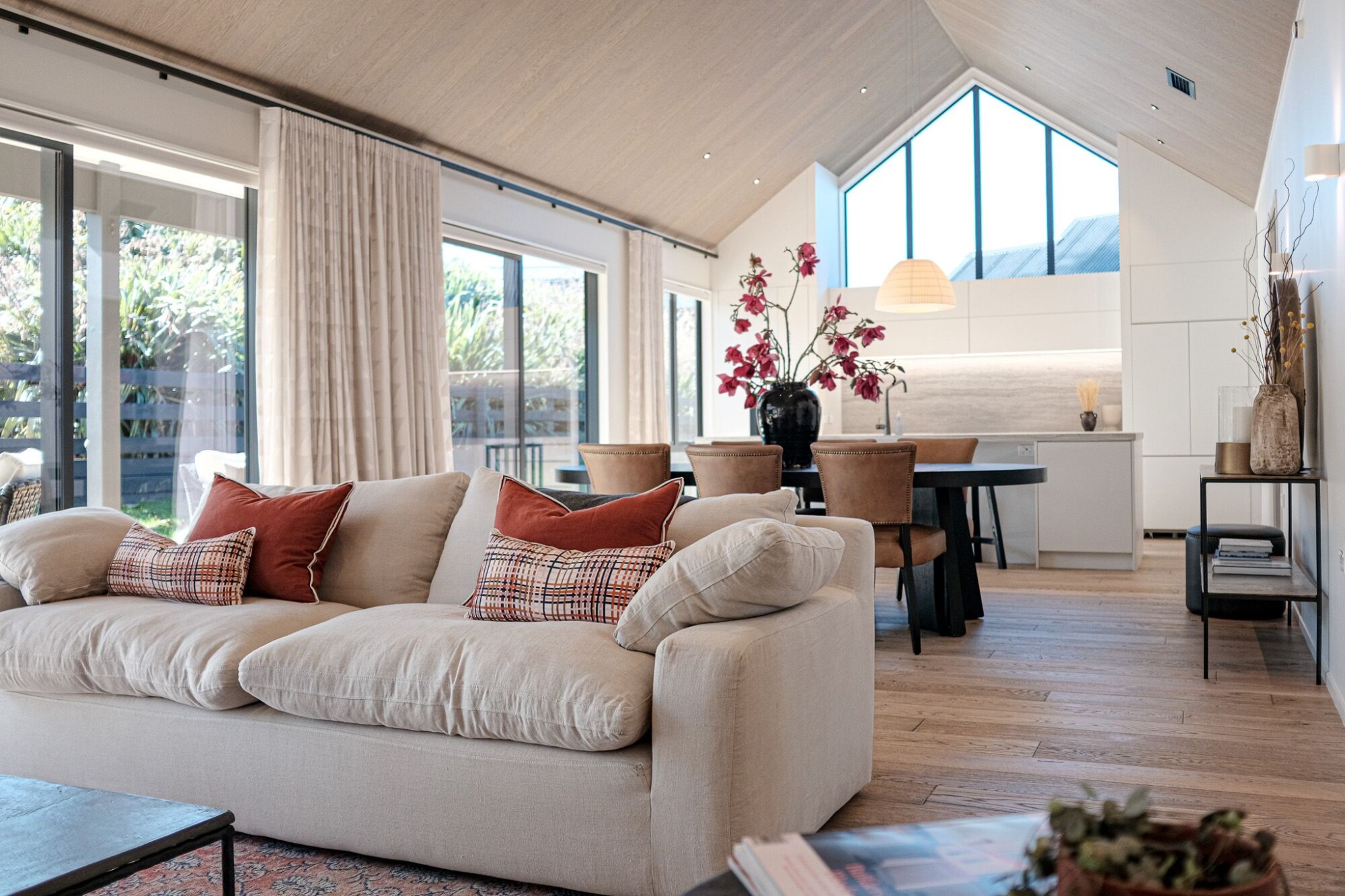 property carousel image 1