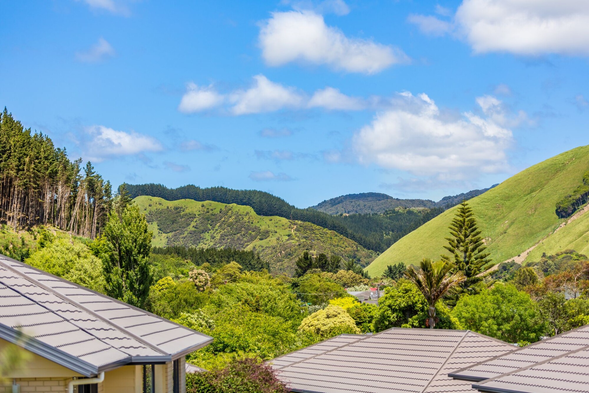 property carousel image 2