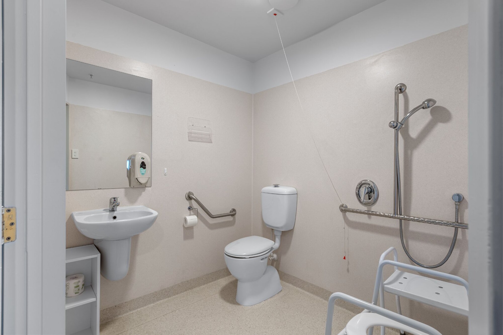 property carousel image 2