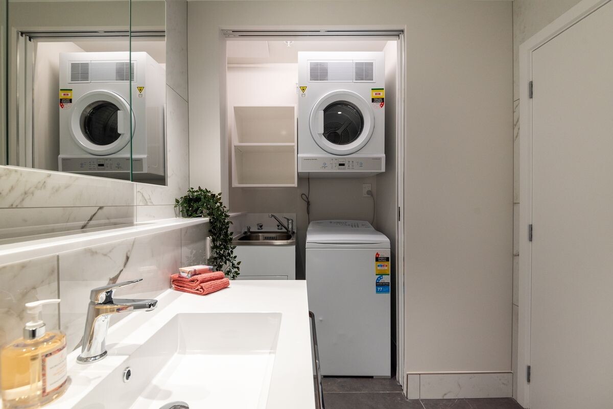 property carousel image 7