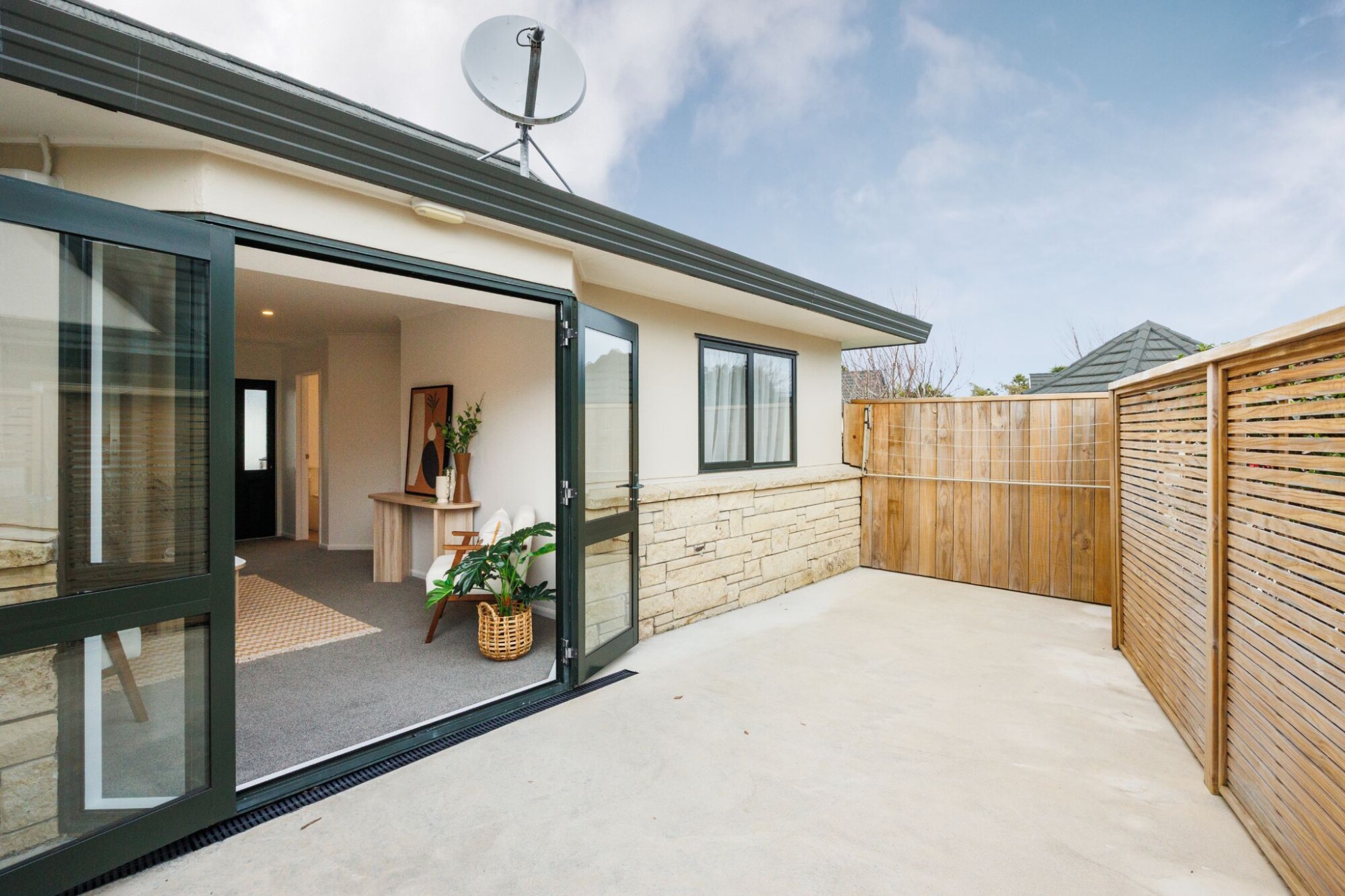 property carousel image 12
