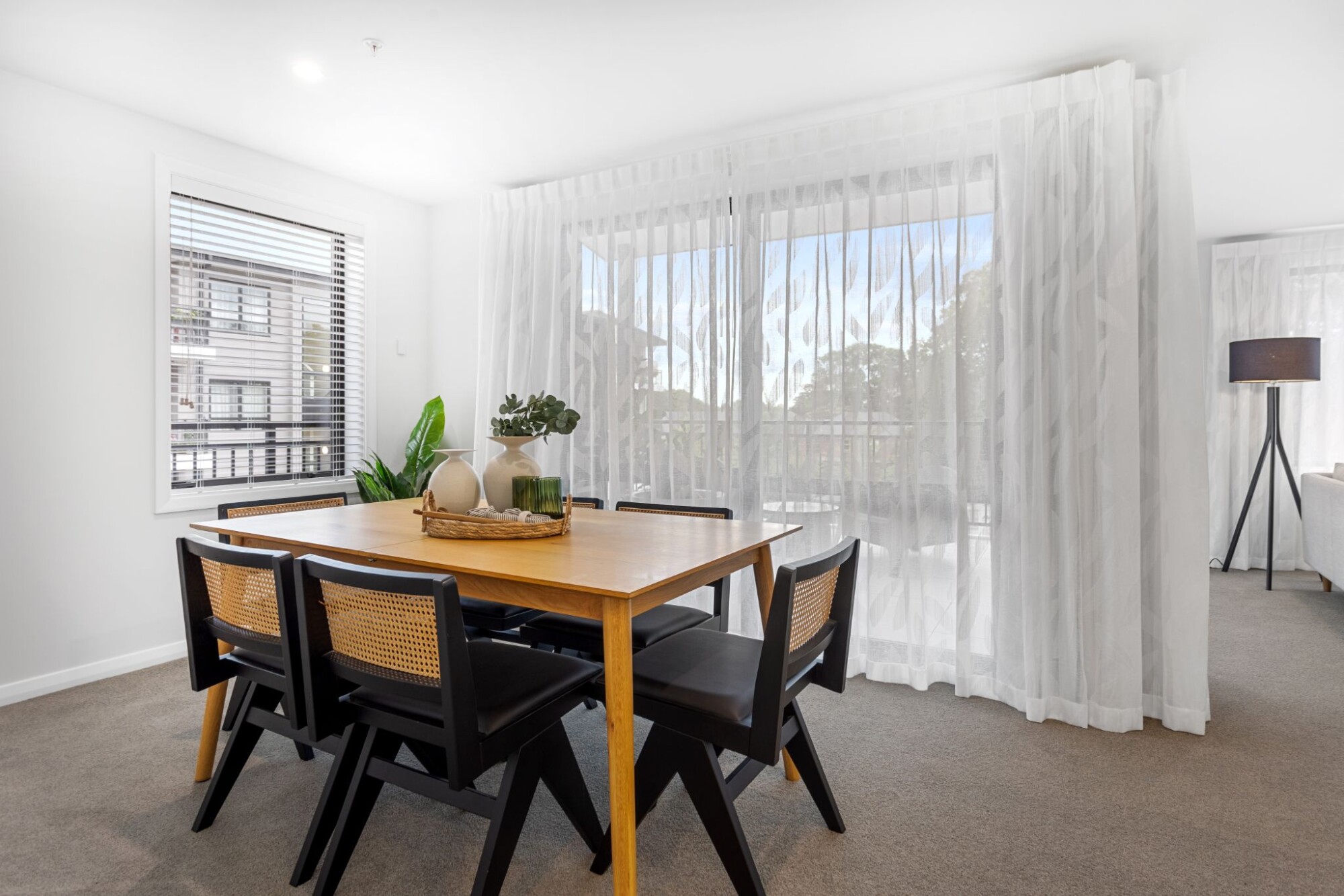 property carousel image 3