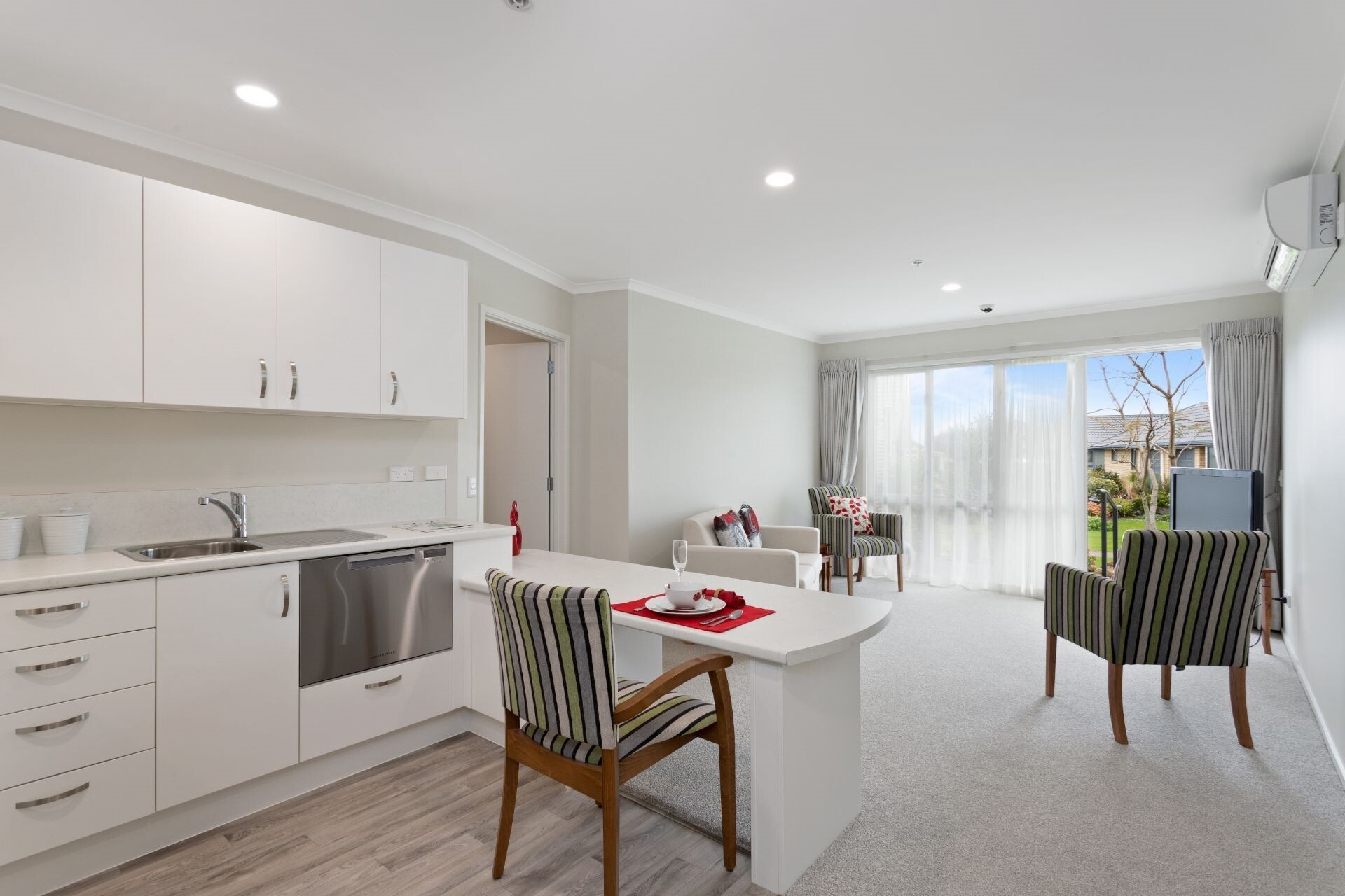 property carousel image 10