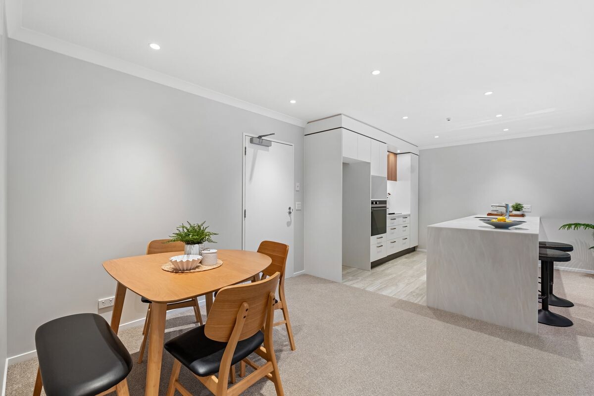 property carousel image 3