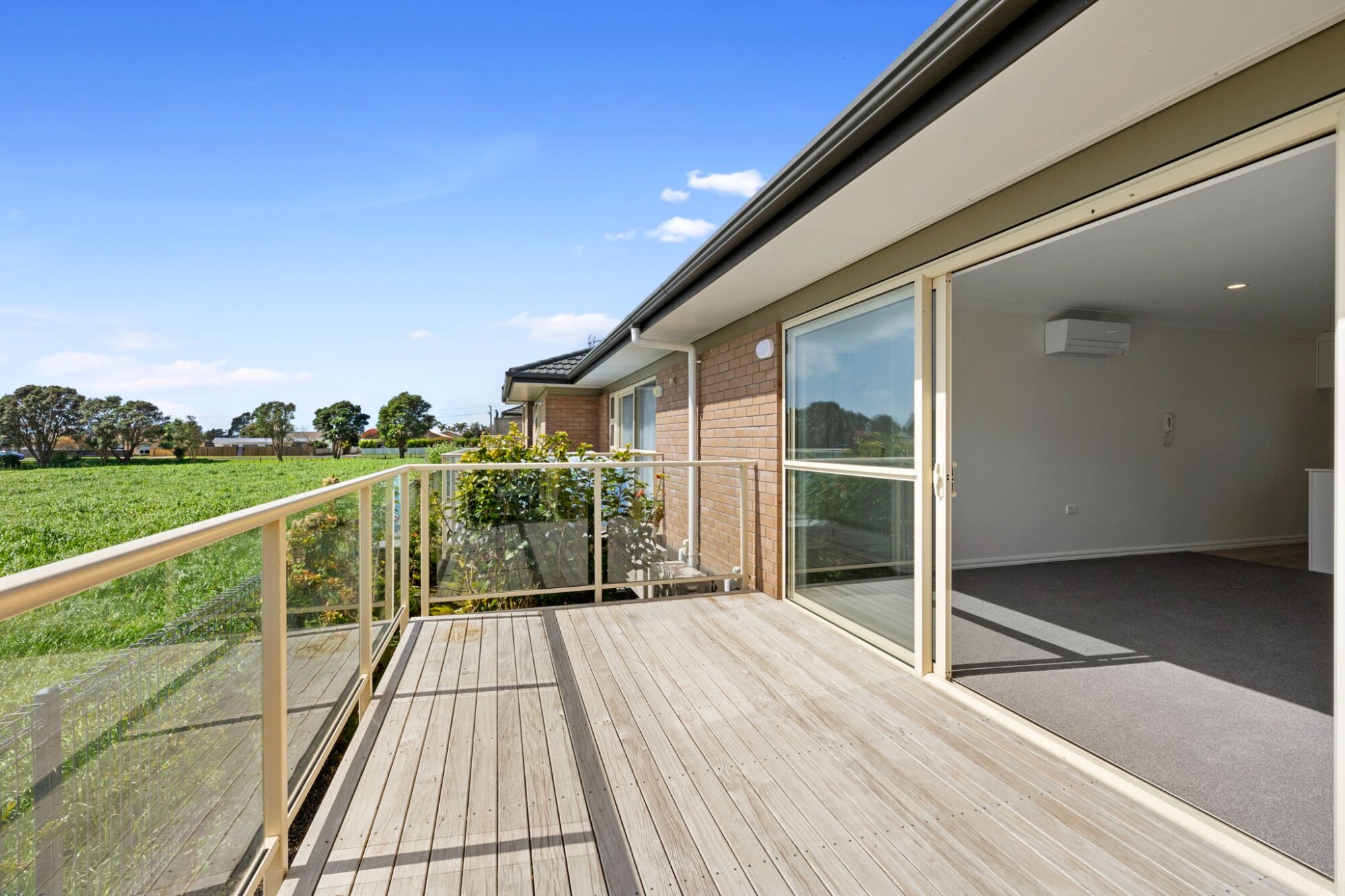 property carousel image 18