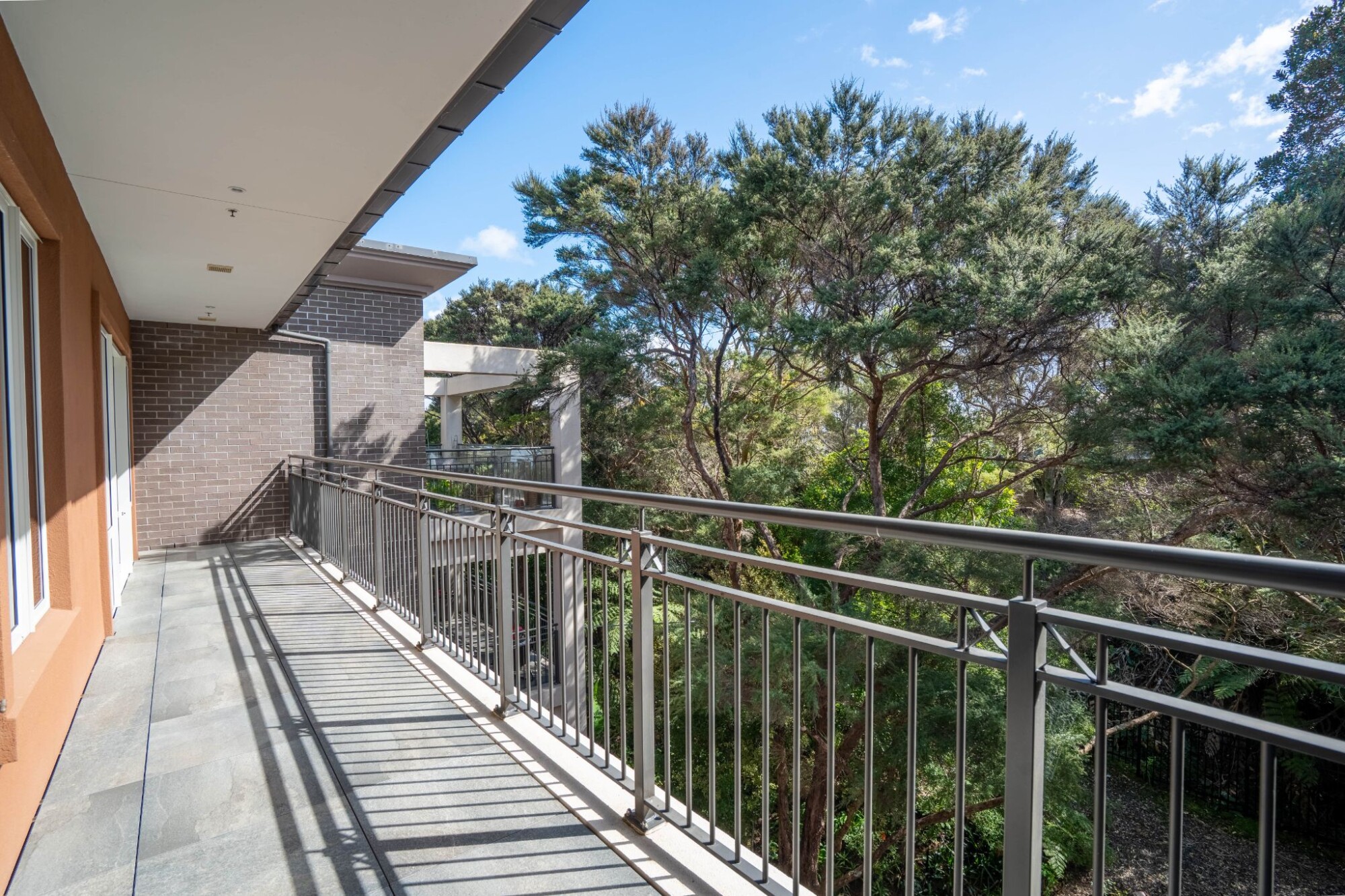 property carousel image 8