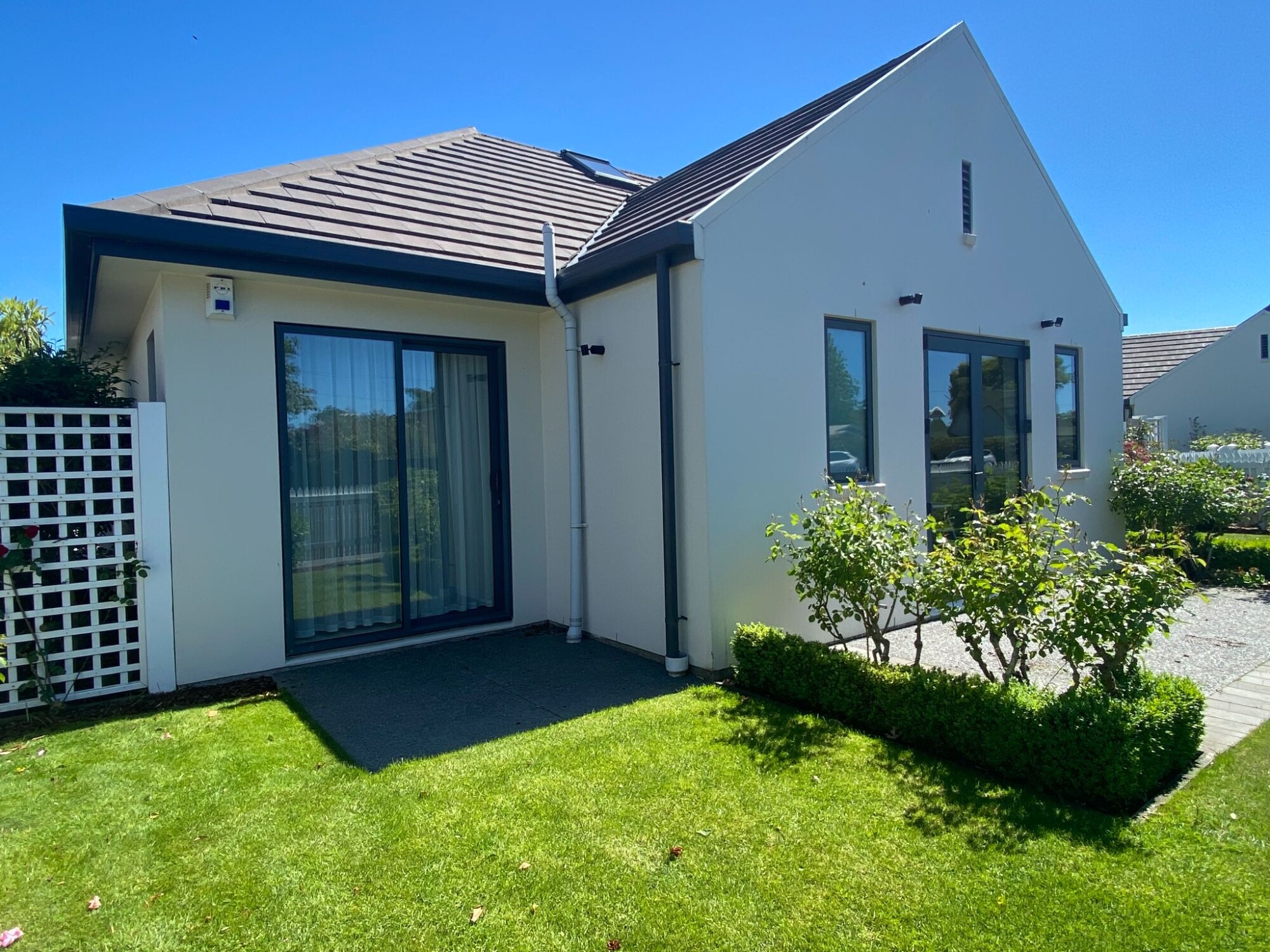 property carousel image 3