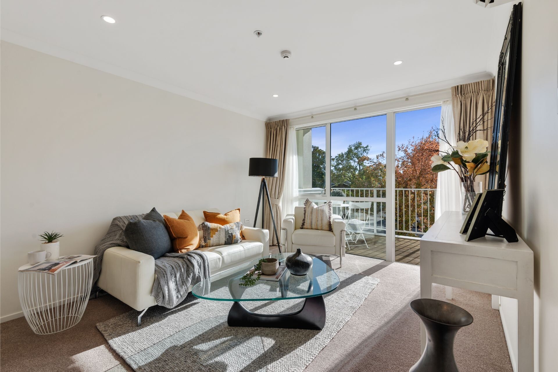 property carousel image 1