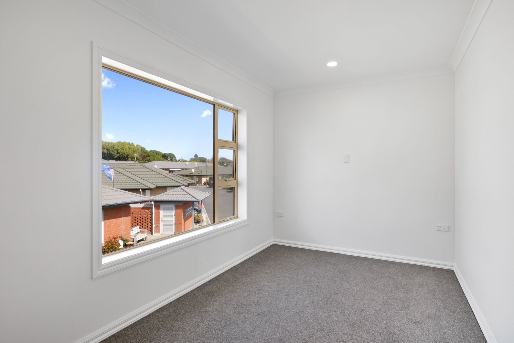 property carousel image 12
