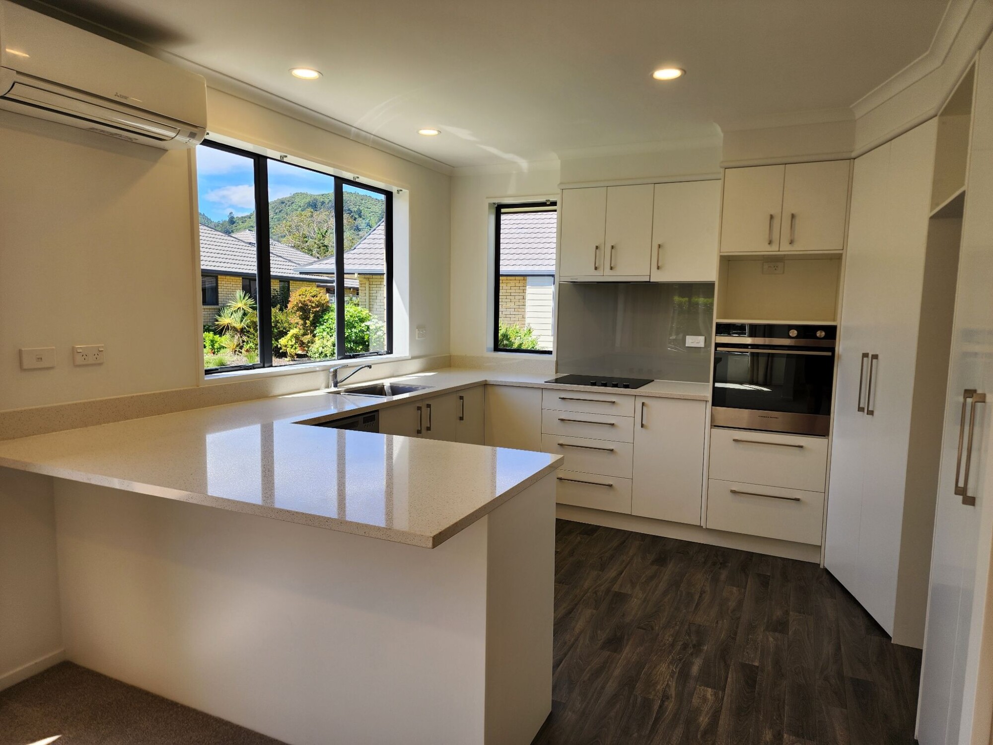 property carousel image 4