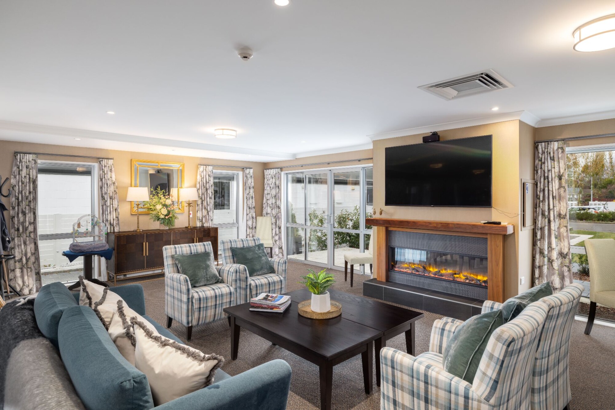 property carousel image 3
