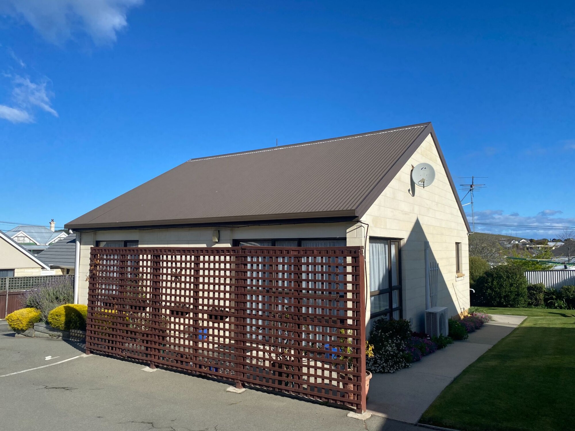 property carousel image 2