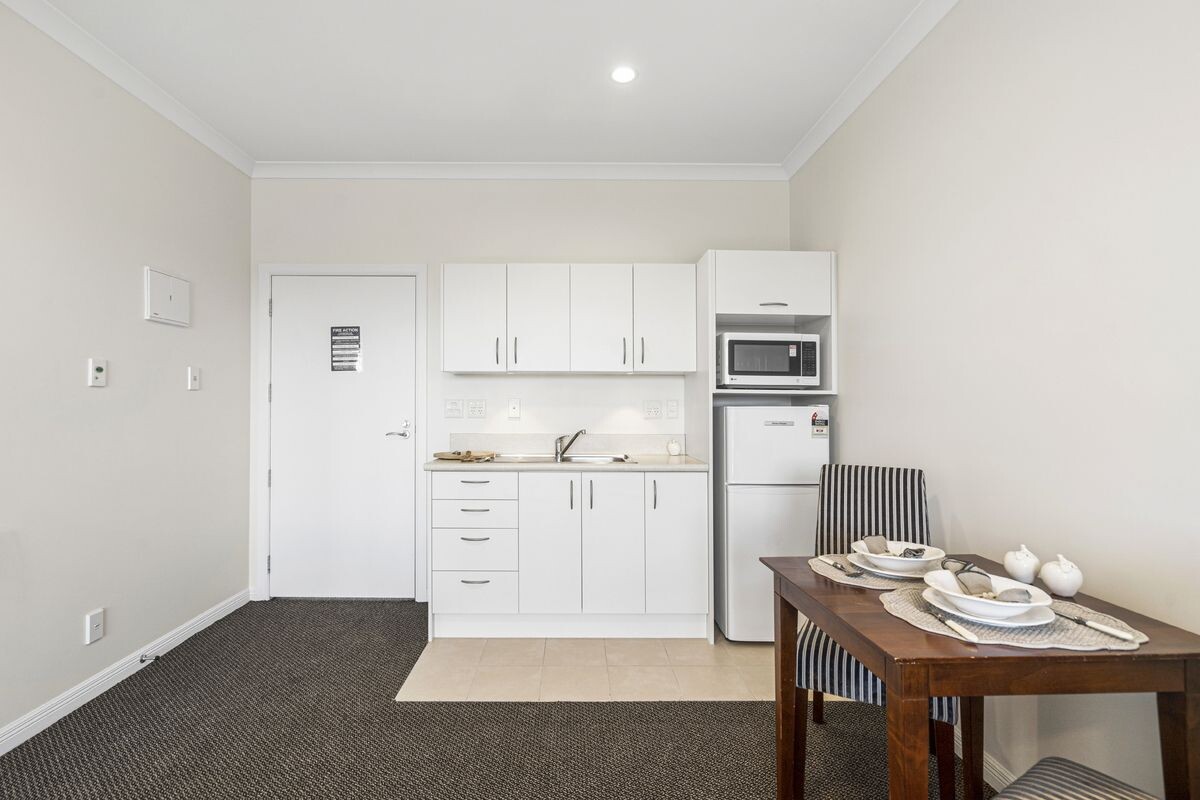 property carousel image 2