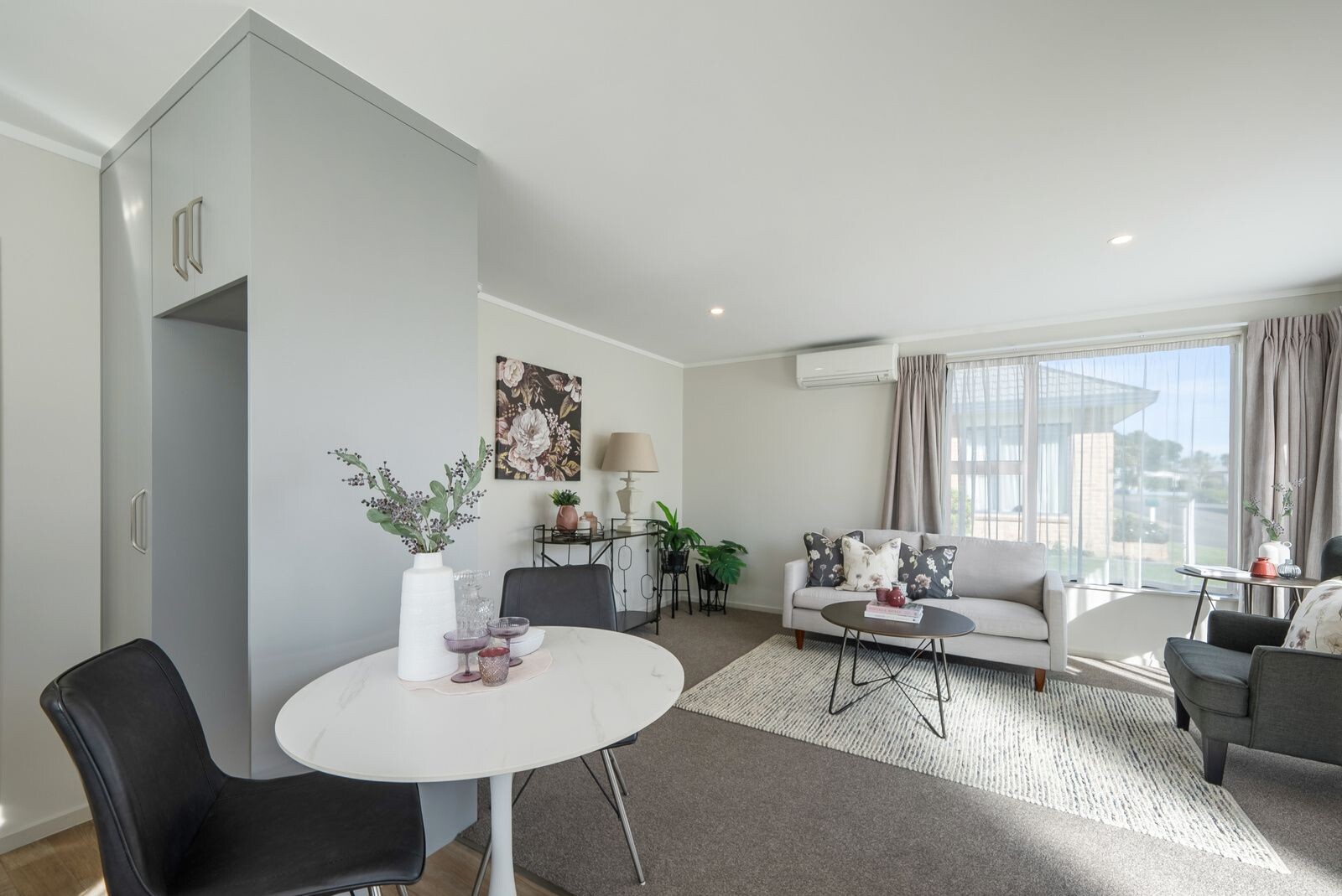 property carousel image 1