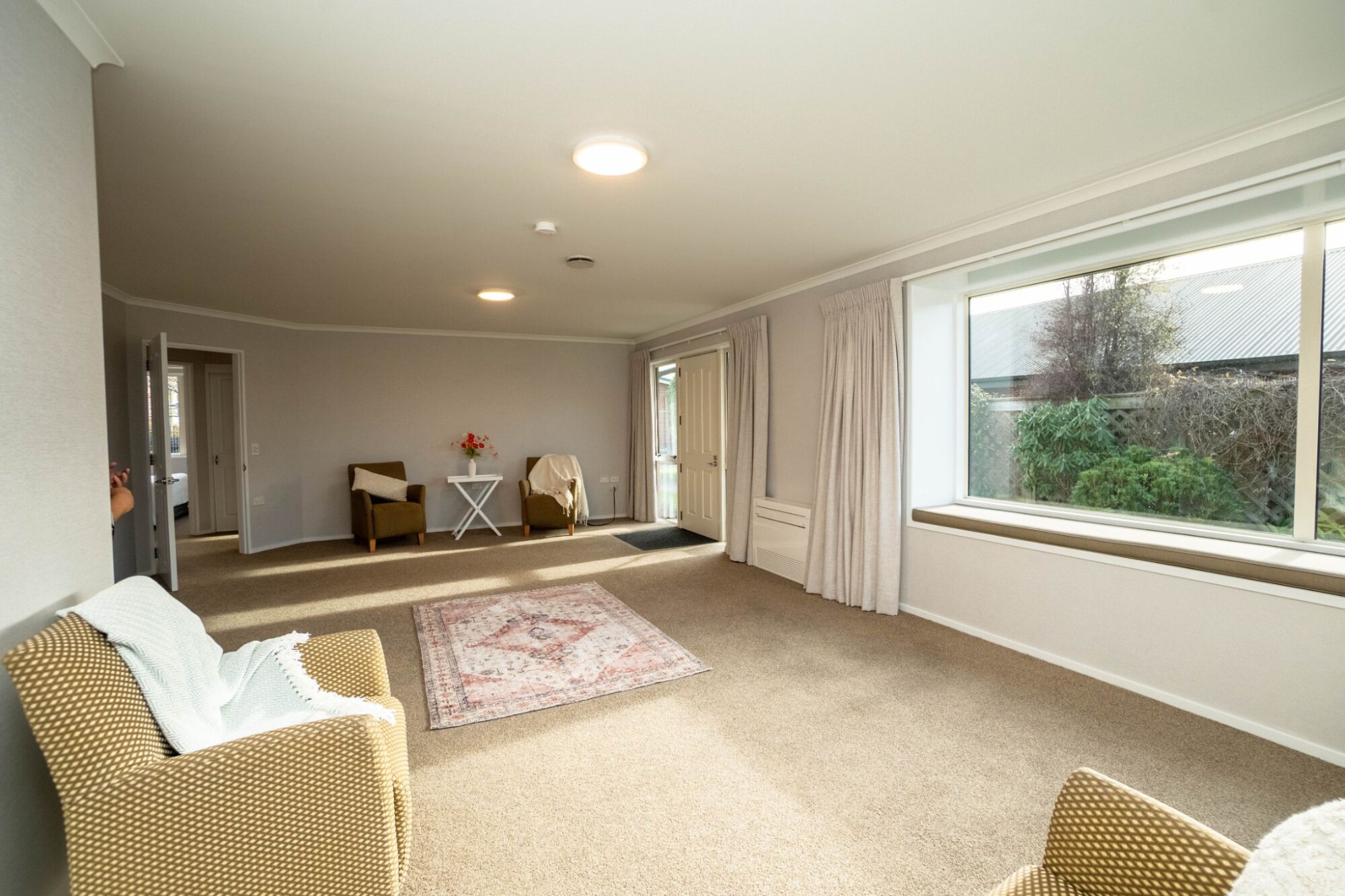 property carousel image 8