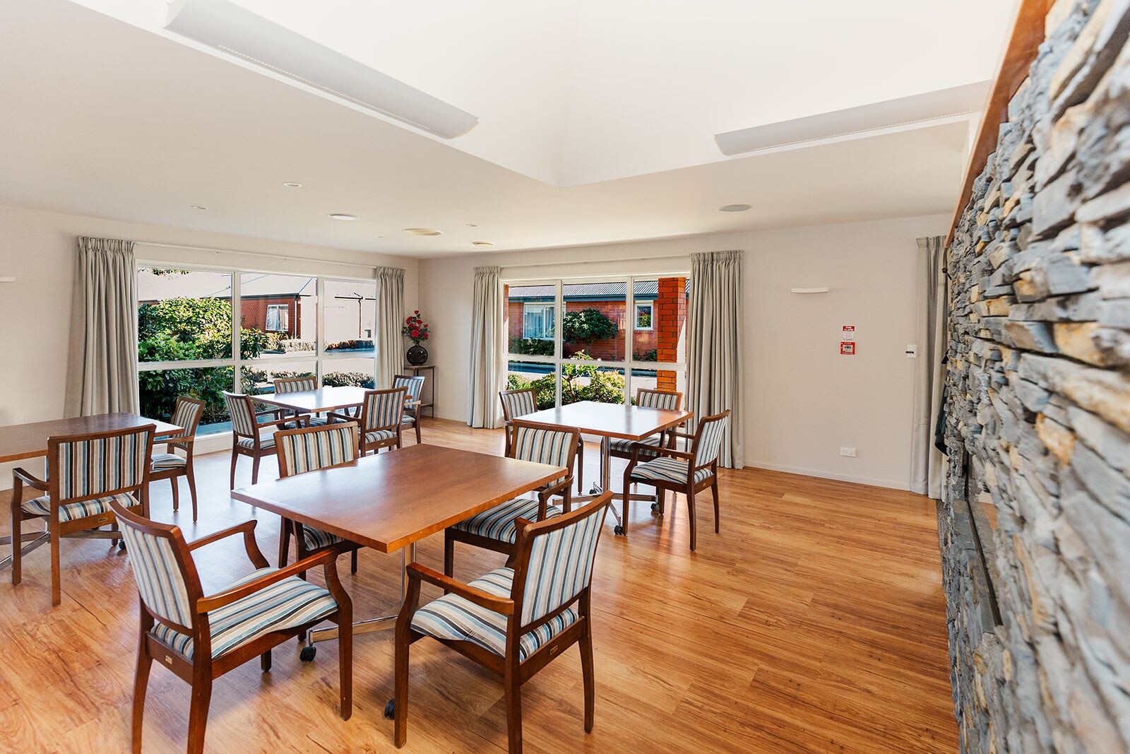 property carousel image 11