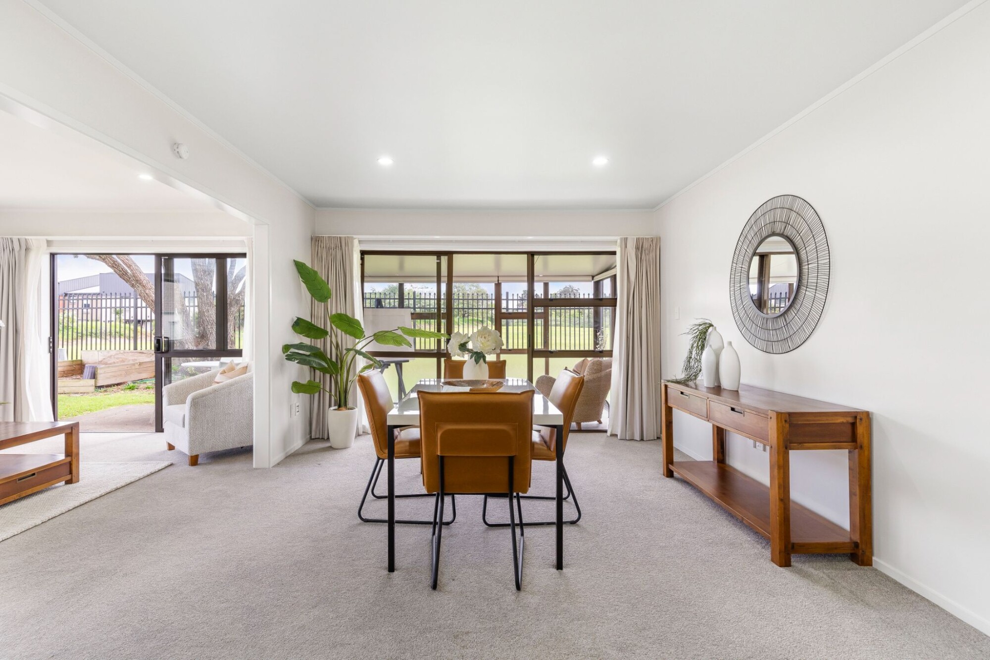 property carousel image 3