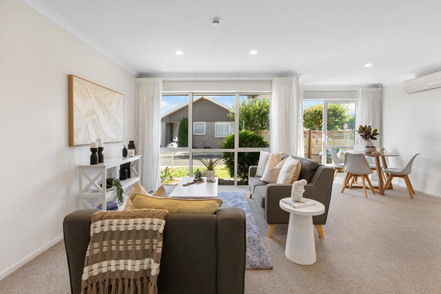 property carousel image 3