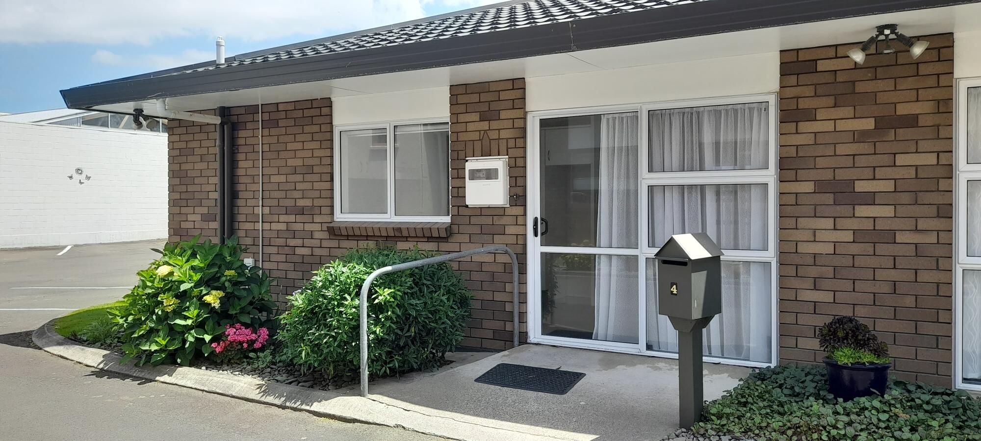 property carousel image 1