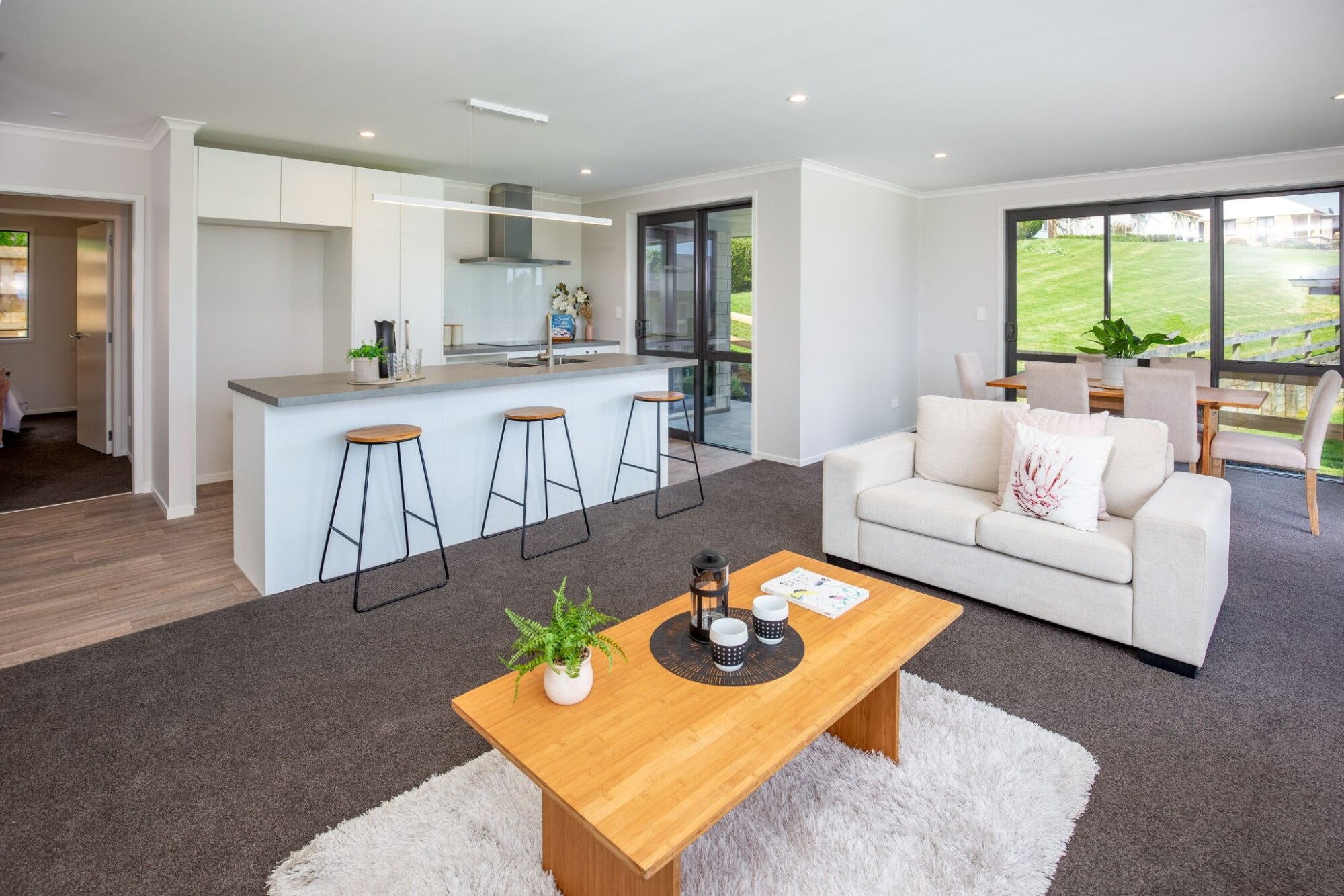 property carousel image 4