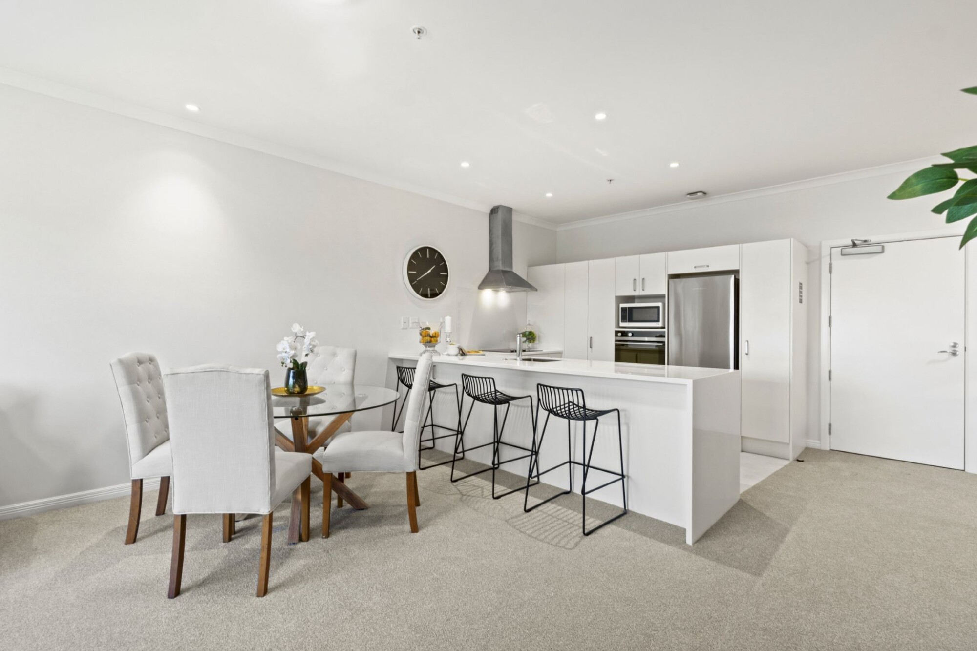 property carousel image 2