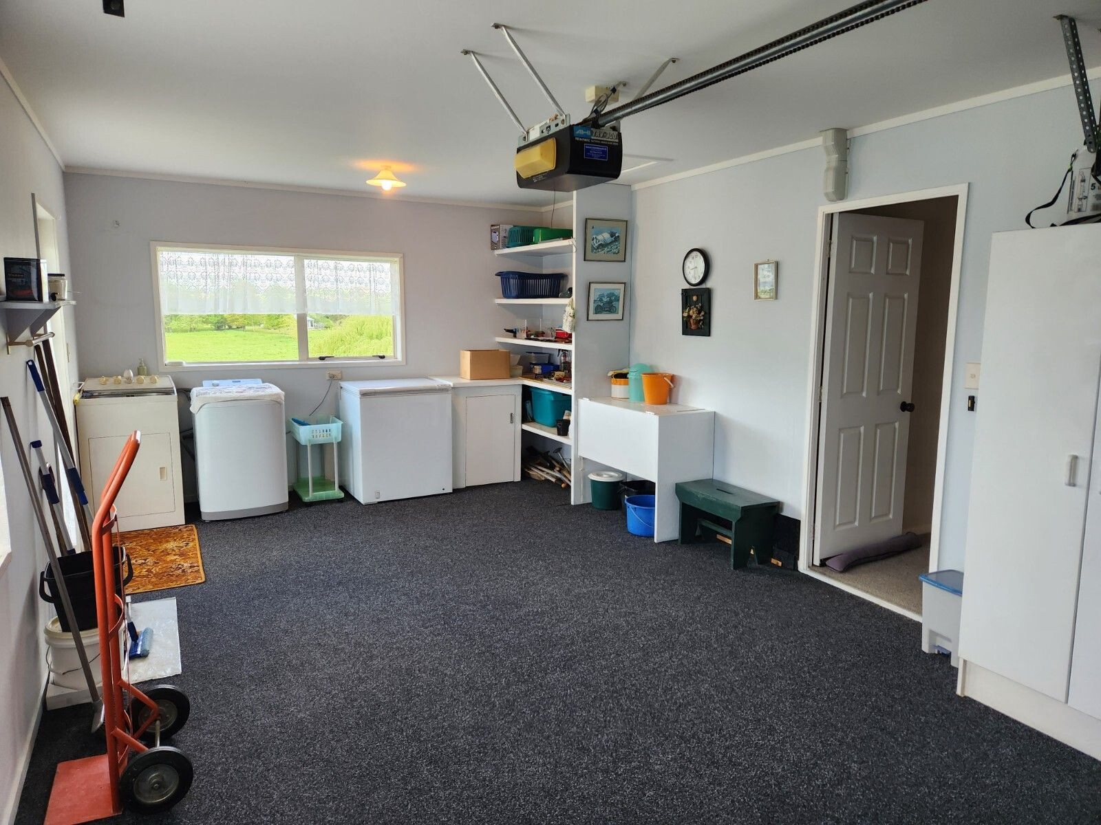 property carousel image 12