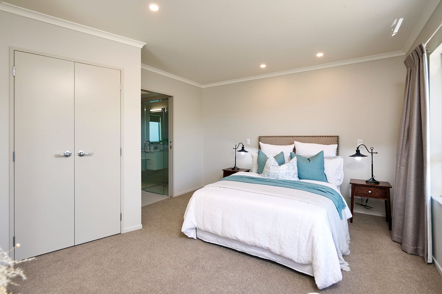 property carousel image 2