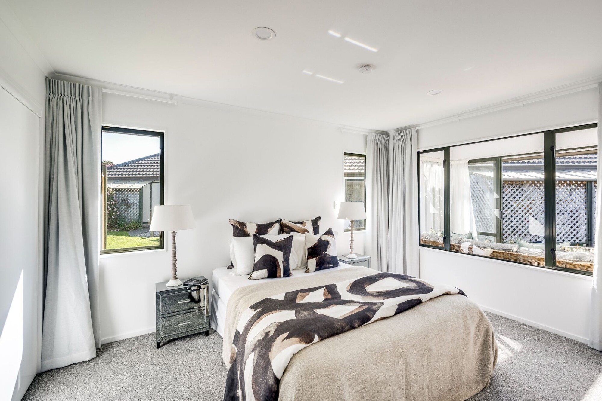 property carousel image 8