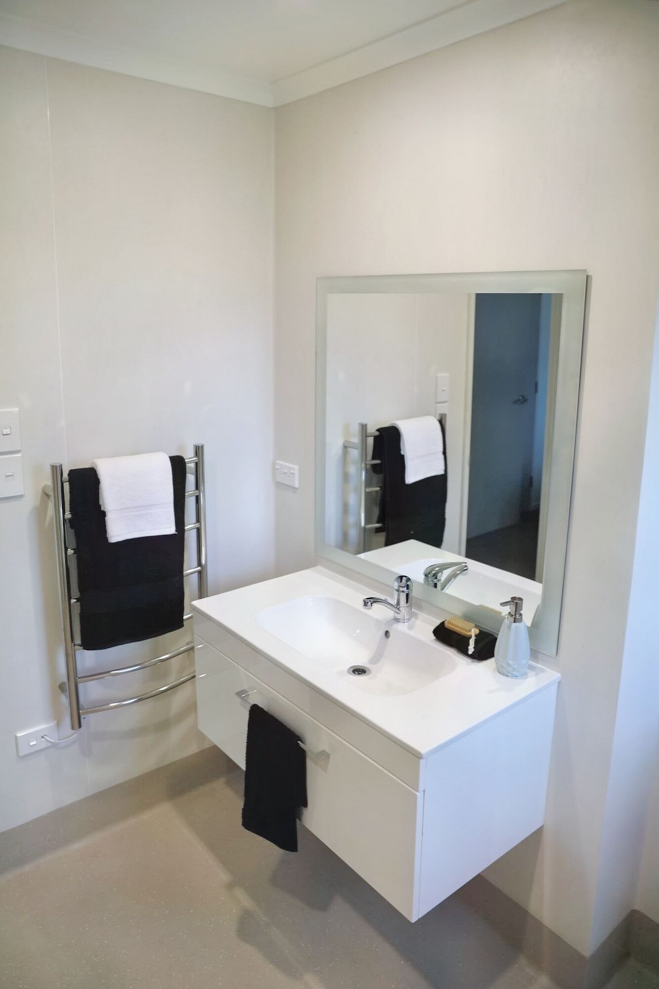 property carousel image 8