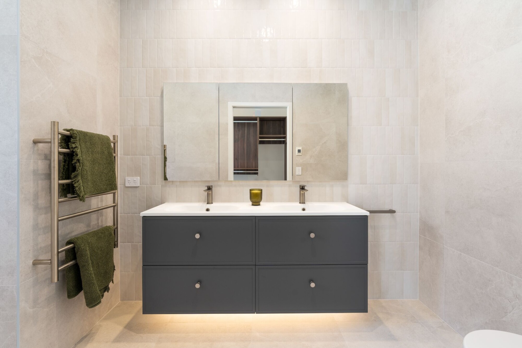 property carousel image 8