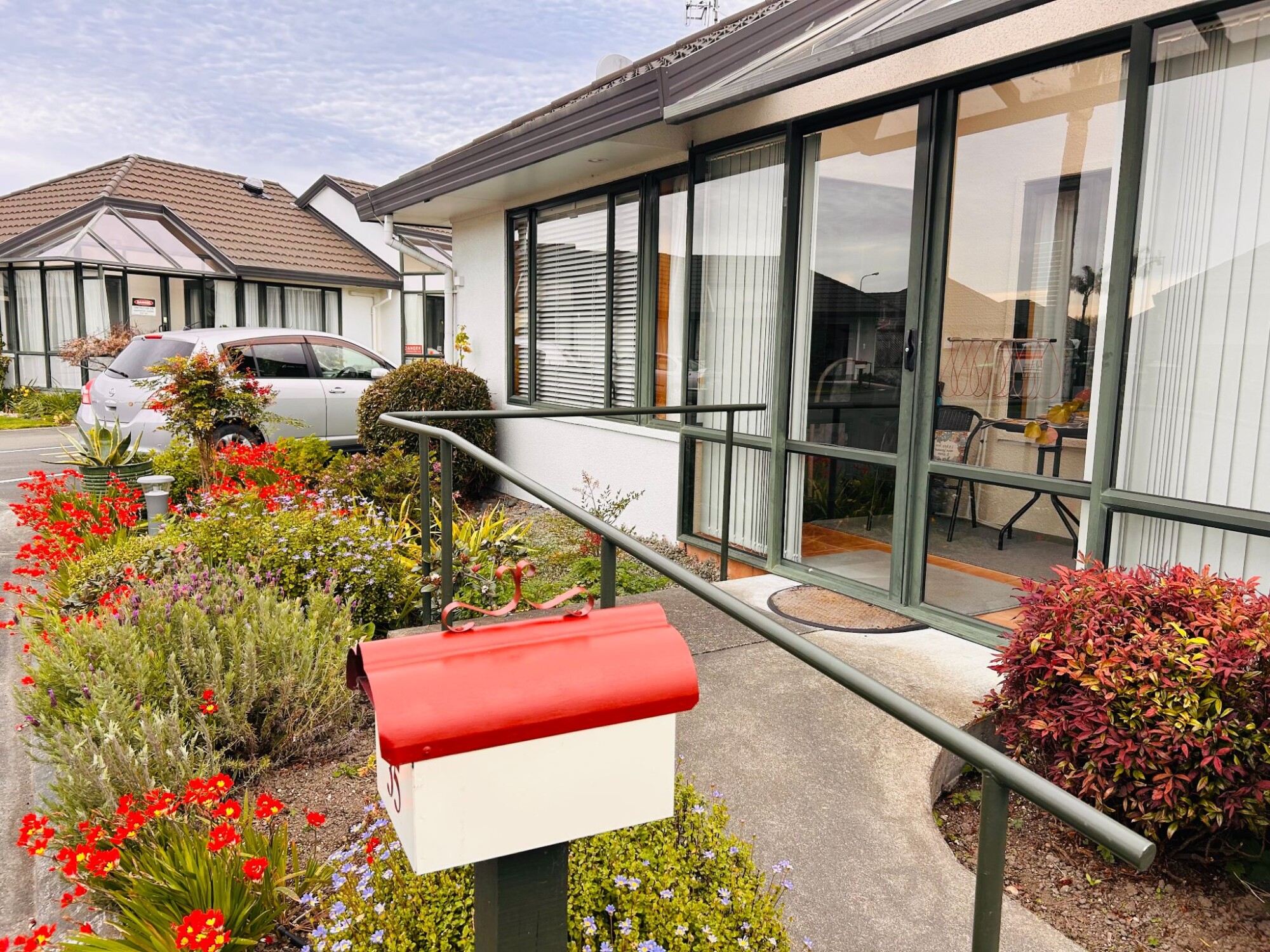 property carousel image 2